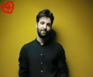 دانلود آهنگ آهنگ عشقم از حمید هیراد به همراه متن ترانه - کاور اصلی