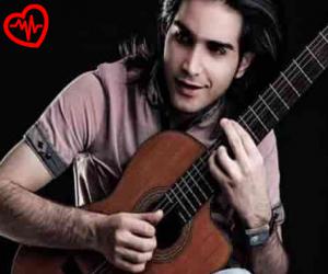 کاور آهنگ Saale Kabise از Mohsen Yeganeh به همراه متن ترانه اثر Mohsen Yeganeh
