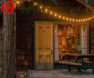 دانلود آهنگ آهنگ Eshgh Ke Dar Mizane از لاویوو موزیک به همراه متن ترانه - کاور اصلی